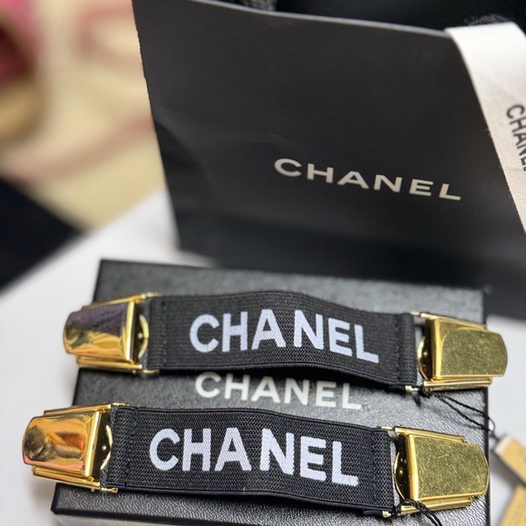 CHANEL Black and Gold Suspenders Accessories - Picture 2 of 3